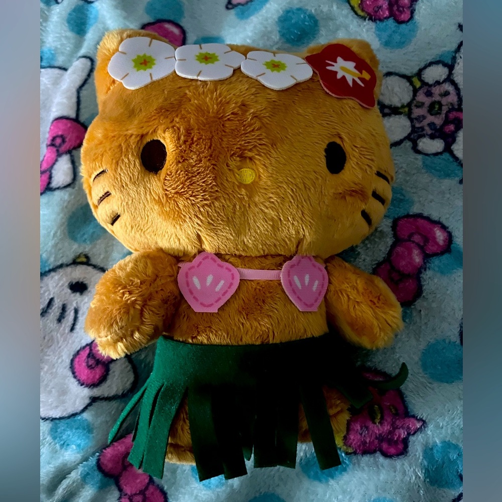 Hawaiian Hello Kitty Plush!